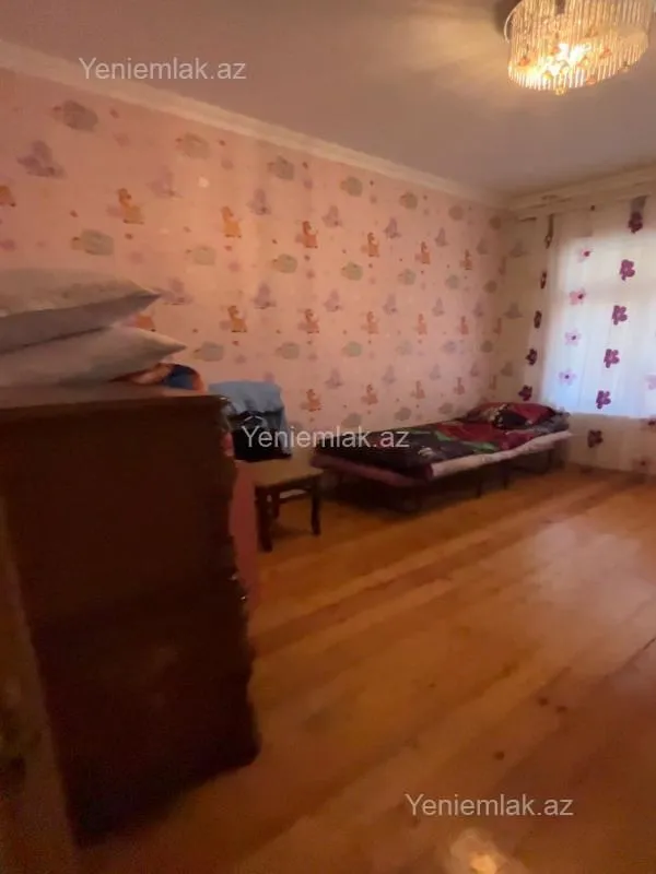 Satılır 3 otaqlı köhnə tikili 80 m²