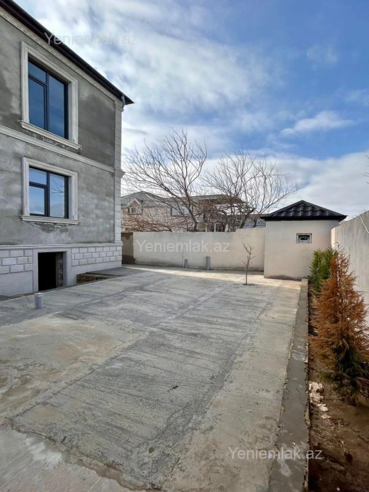 Satılır 5 otaqlı həyət evi 250 m²
