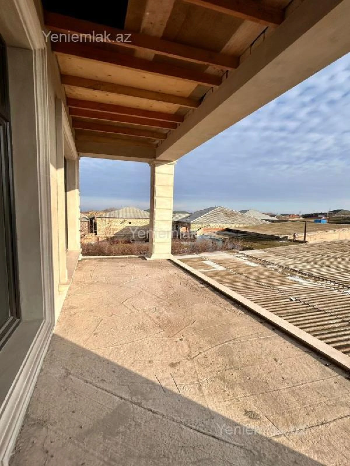 Satılır 5 otaqlı həyət evi 250 m²