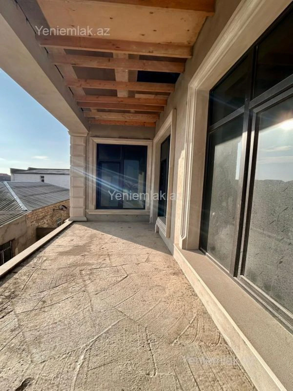 Satılır 5 otaqlı həyət evi 250 m²