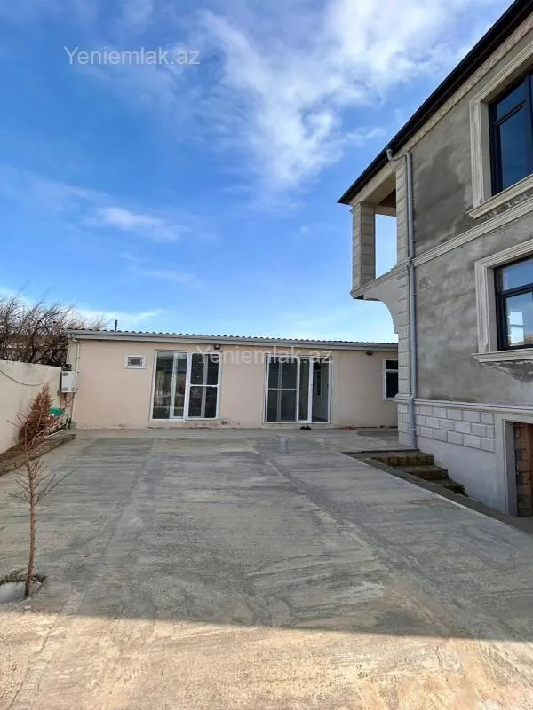 Satılır 5 otaqlı həyət evi 250 m²