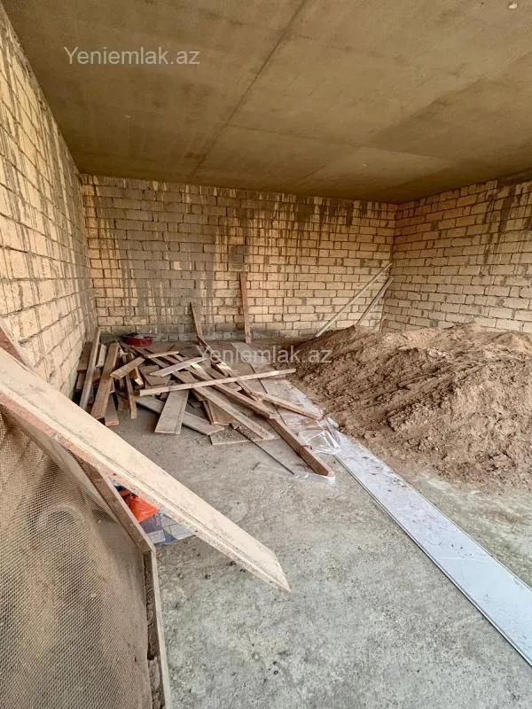 Satılır 5 otaqlı həyət evi 250 m²