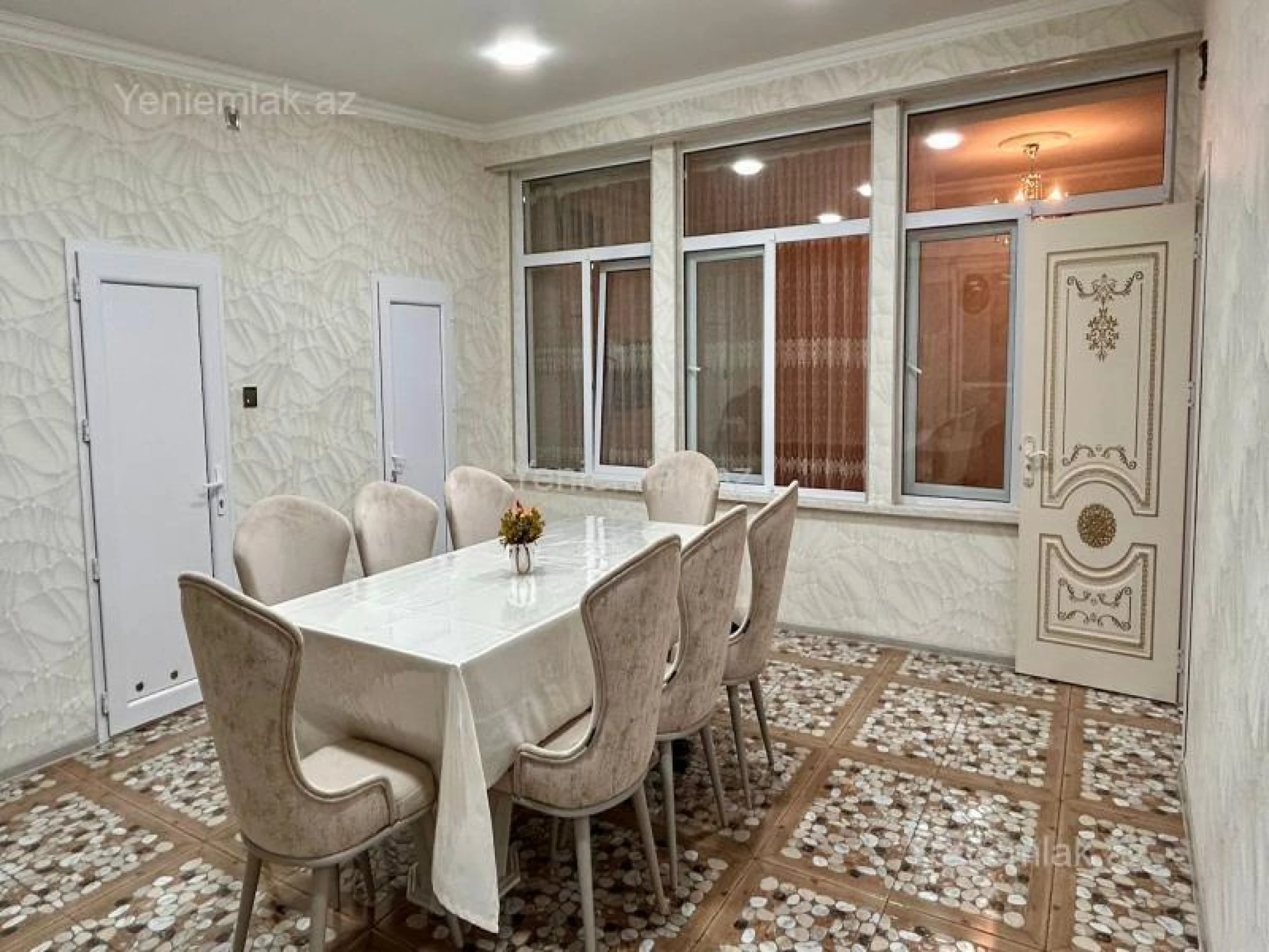 Satılır 5 otaqlı həyət evi 250 m²