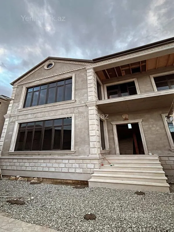 Satılır 5 otaqlı həyət evi 250 m²