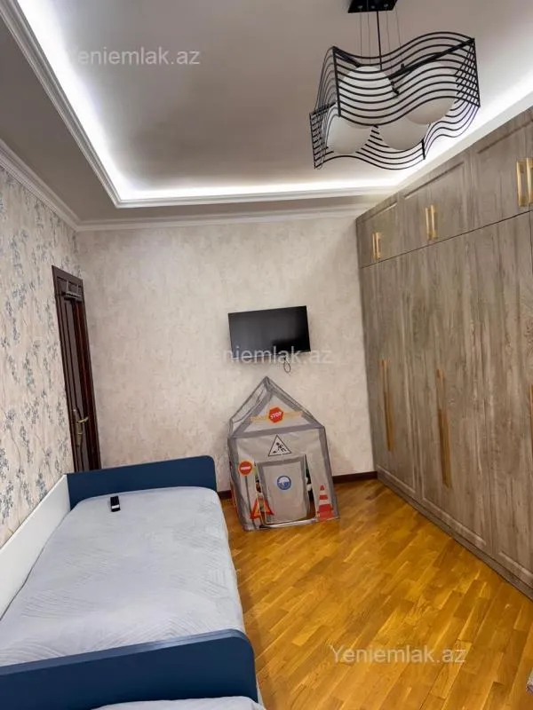 Satılır 3 otaqlı köhnə tikili 80 m²