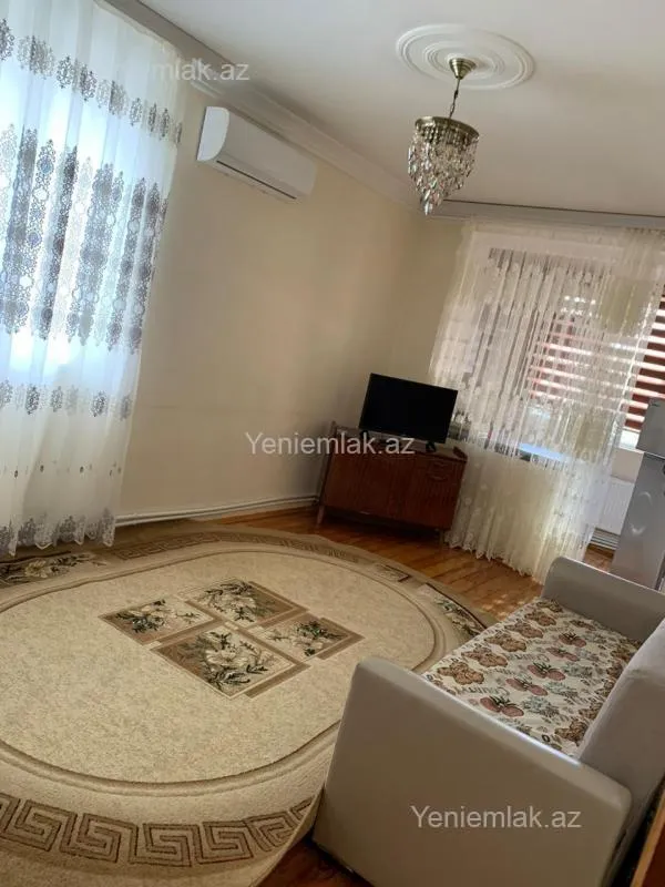 Satılır 2 otaqlı köhnə tikili 45 m²