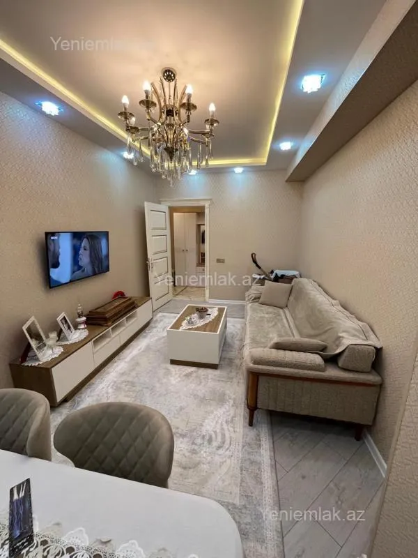 Satılır 3 otaqlı yeni tikili 85 m²