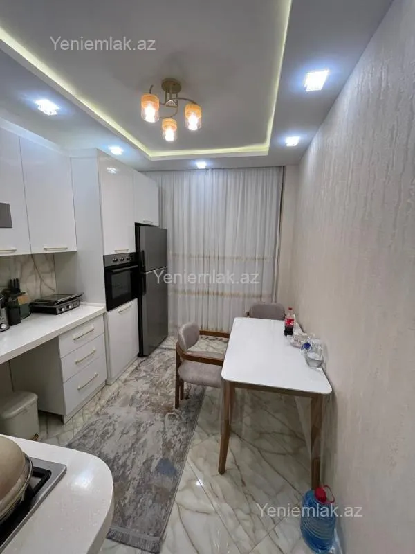Satılır 3 otaqlı yeni tikili 85 m²