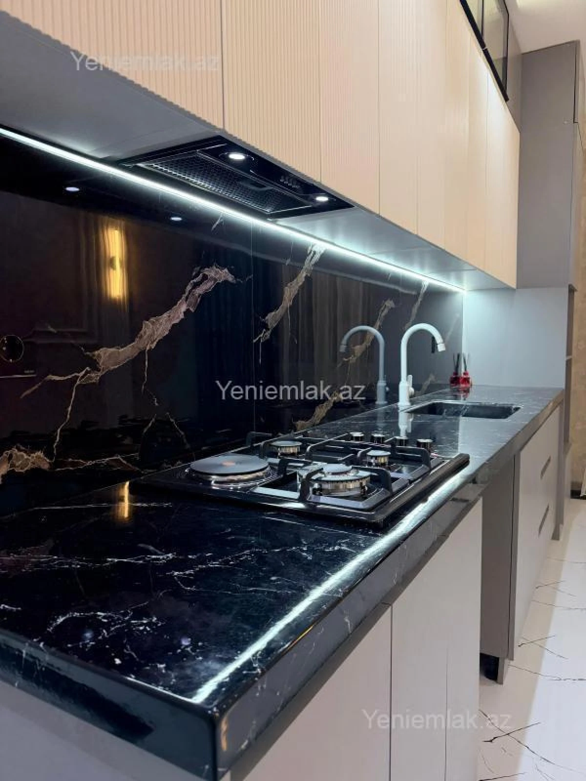Satılır 2 otaqlı yeni tikili 80 m²