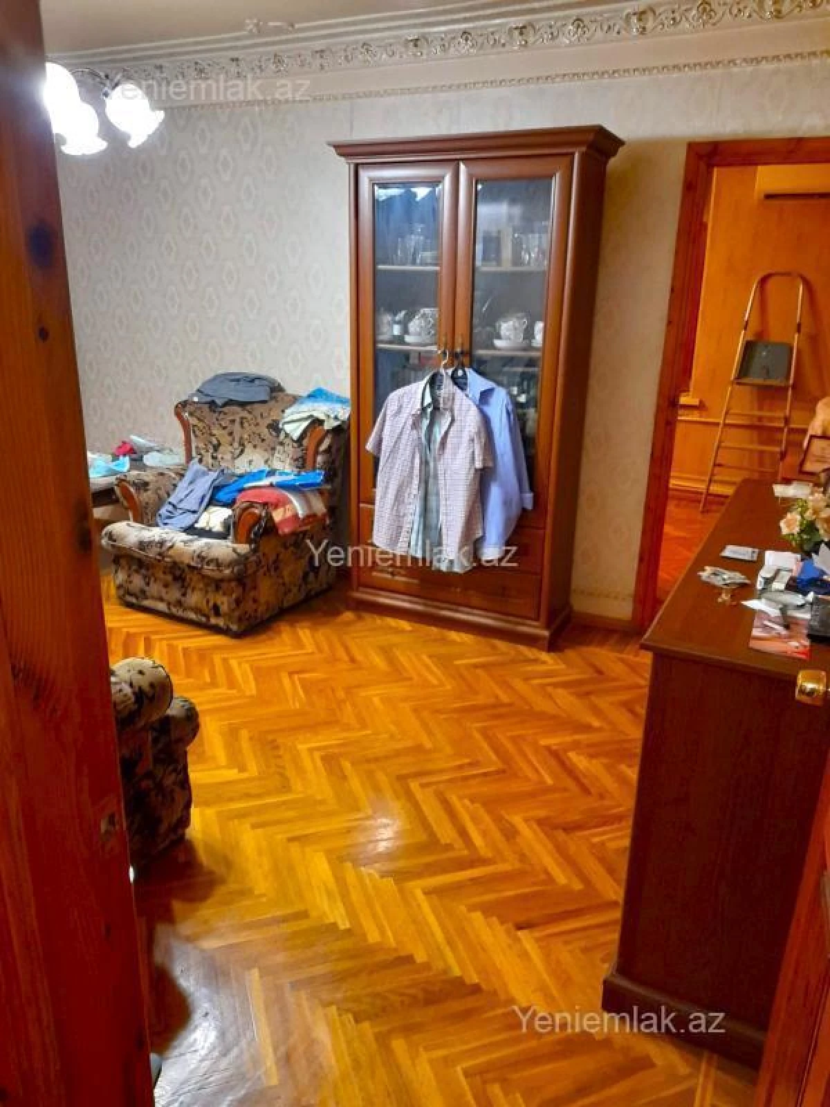 Satılır 2 otaqlı köhnə tikili 60 m²