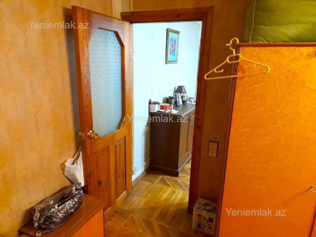 Satılır 2 otaqlı köhnə tikili 60 m²