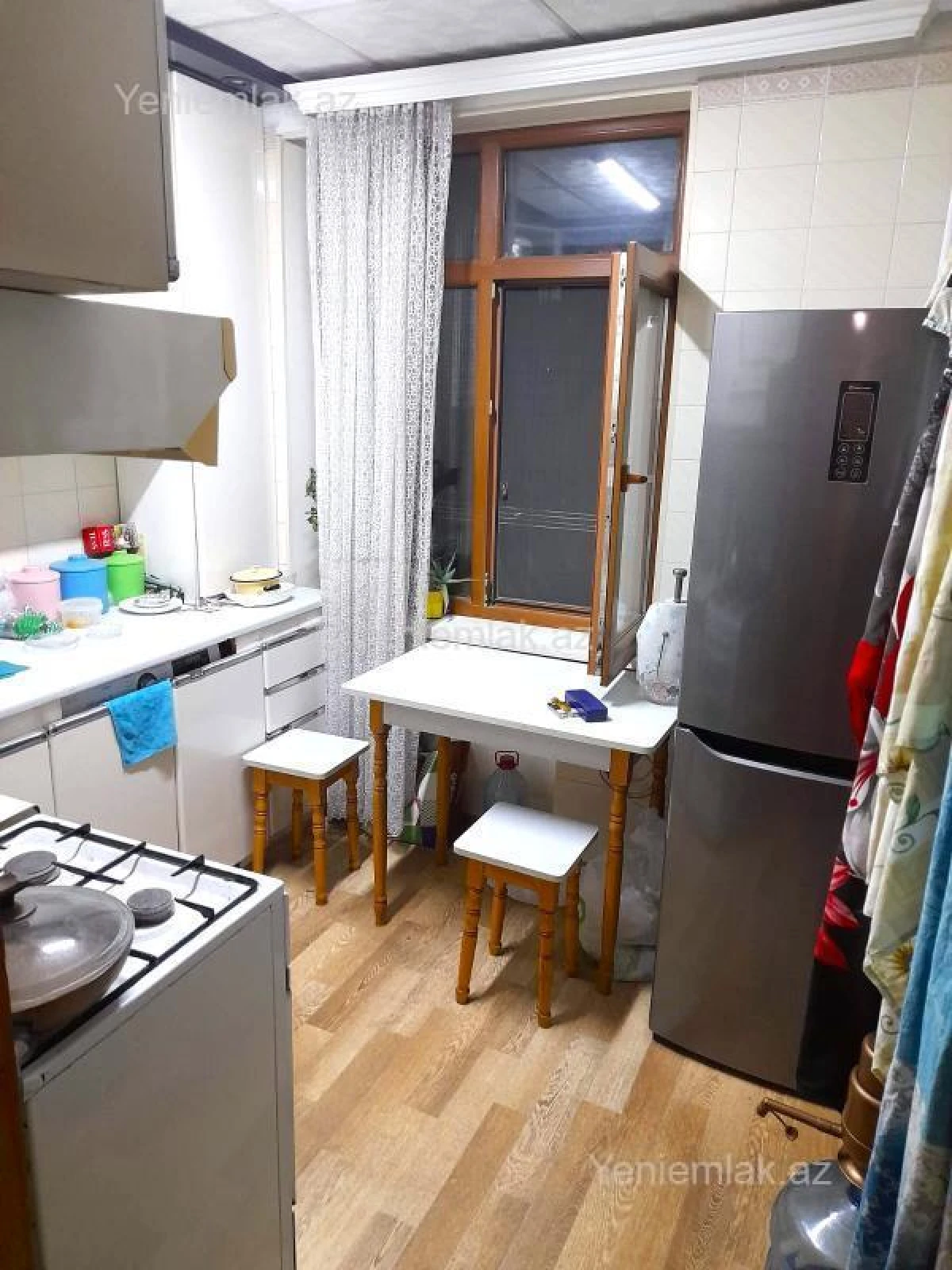 Satılır 2 otaqlı köhnə tikili 60 m²
