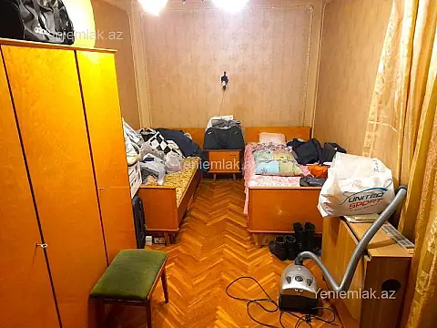 Satılır 2 otaqlı köhnə tikili 60 m²