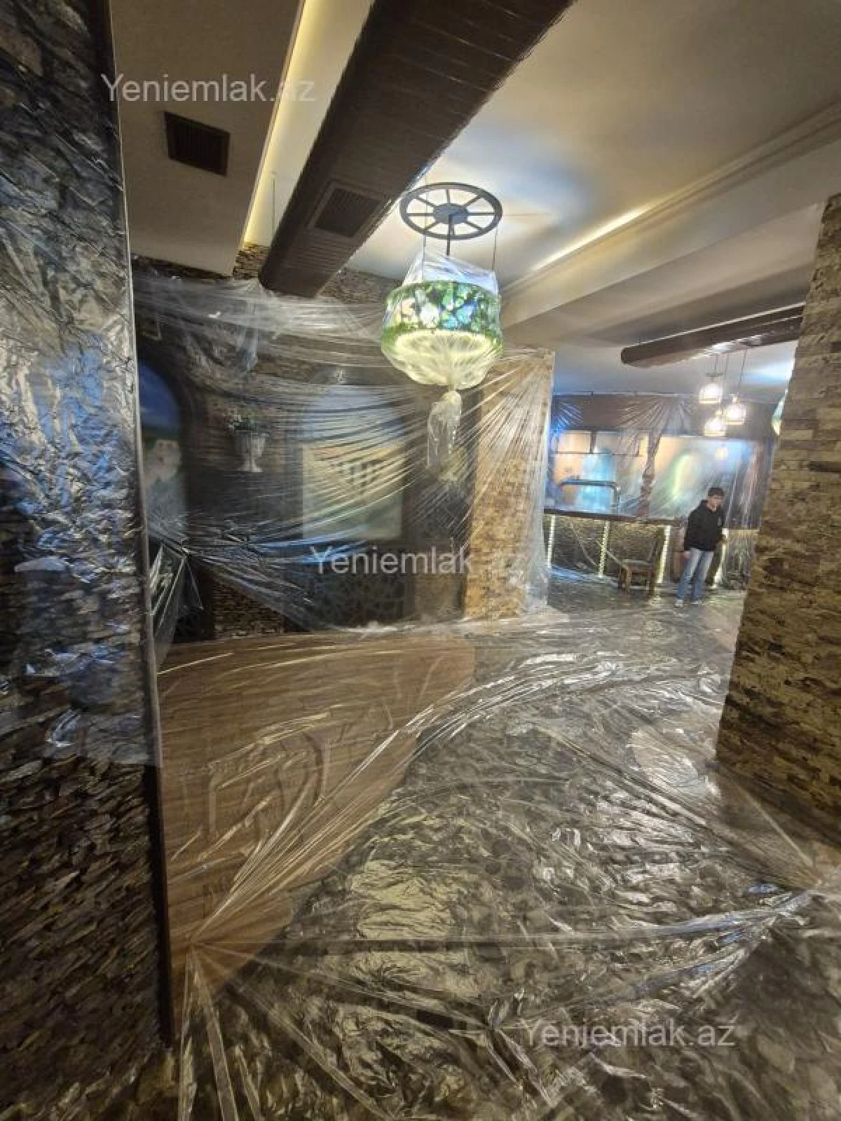 Satılır 5 otaqlı obyekt 400 m²