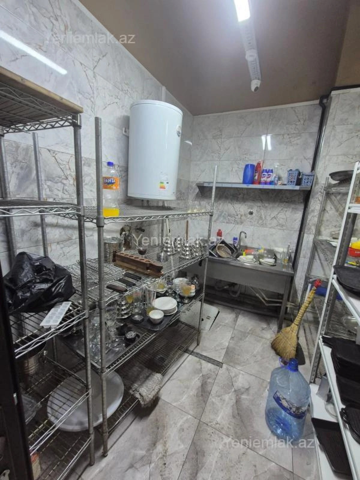 Satılır 5 otaqlı obyekt 400 m²