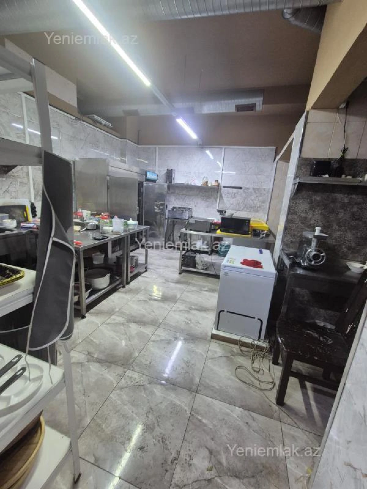 Satılır 5 otaqlı obyekt 400 m²