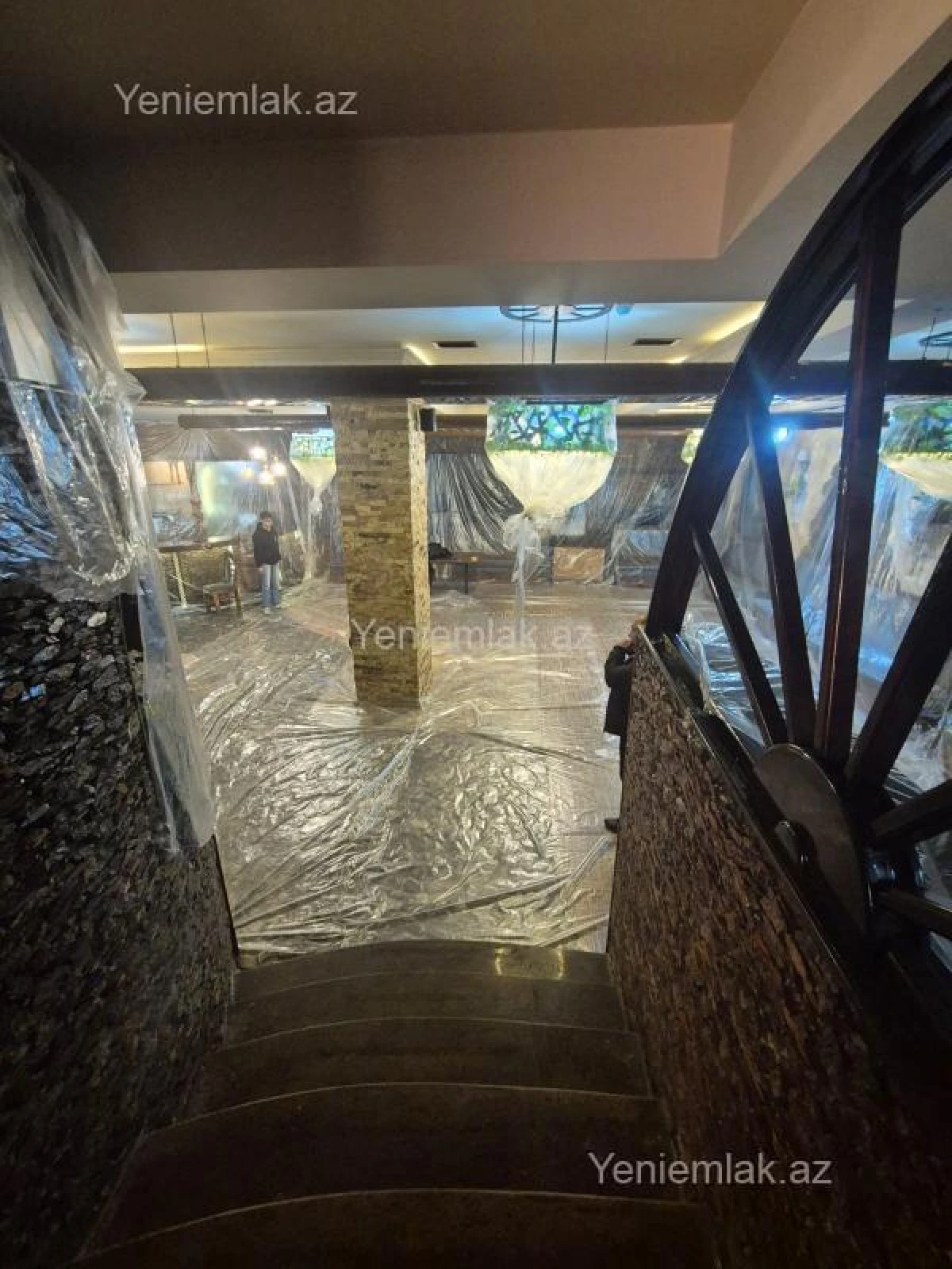 Satılır 5 otaqlı obyekt 400 m²