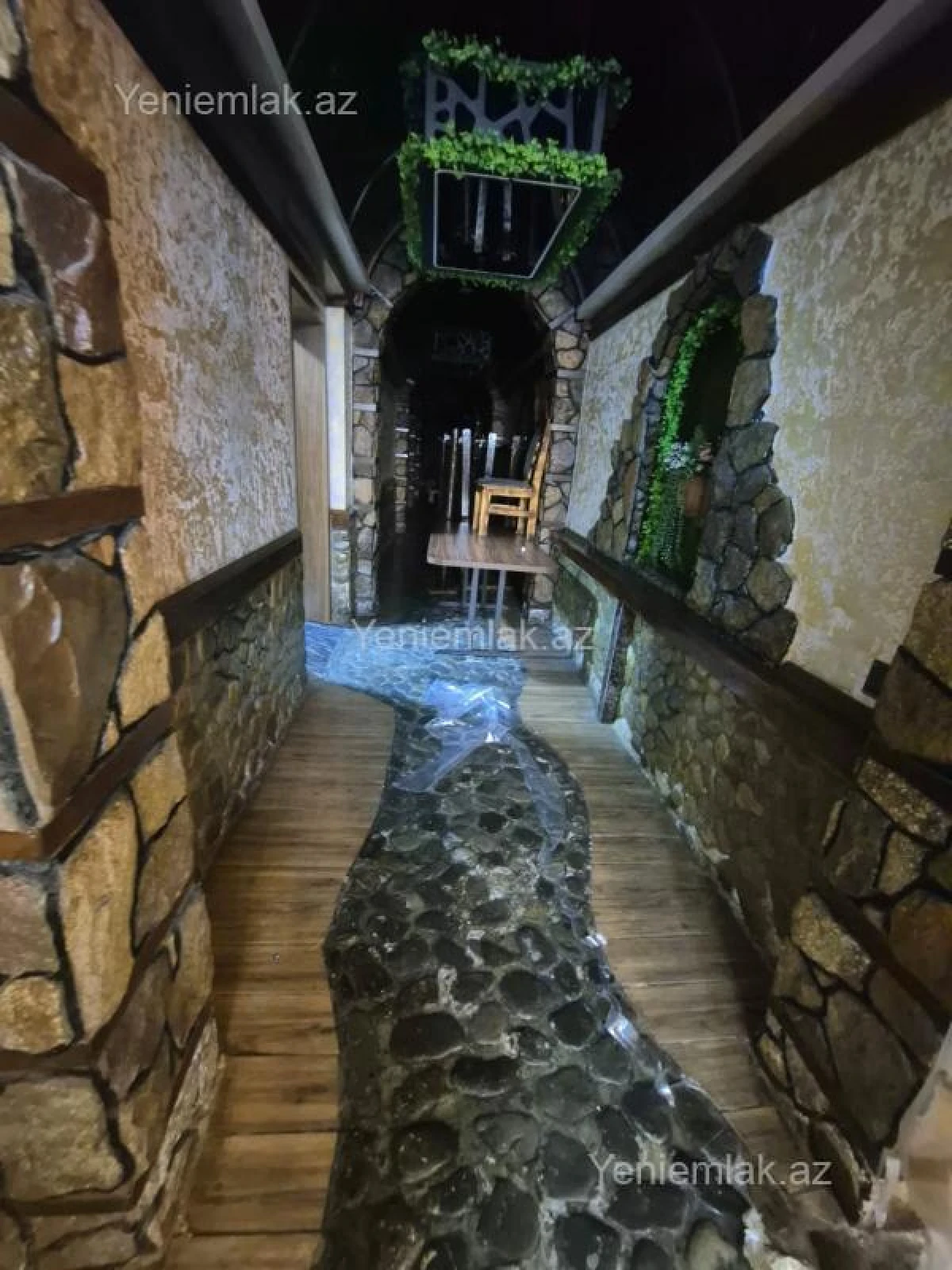 Satılır 5 otaqlı obyekt 400 m²