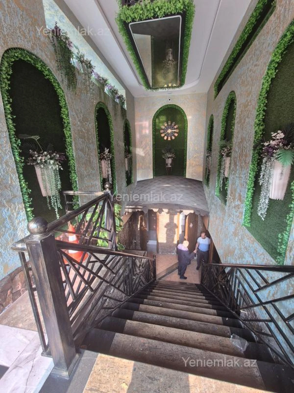 Satılır 5 otaqlı obyekt 400 m²