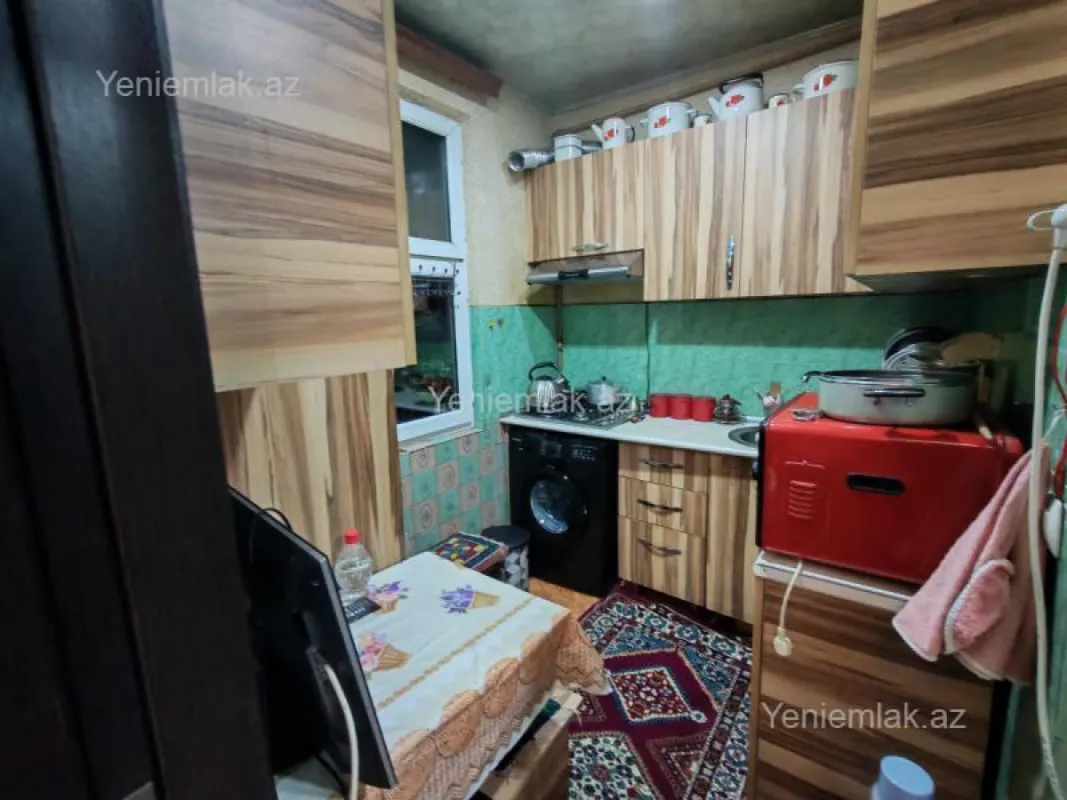 Satılır 1 otaqlı köhnə tikili 35 m²