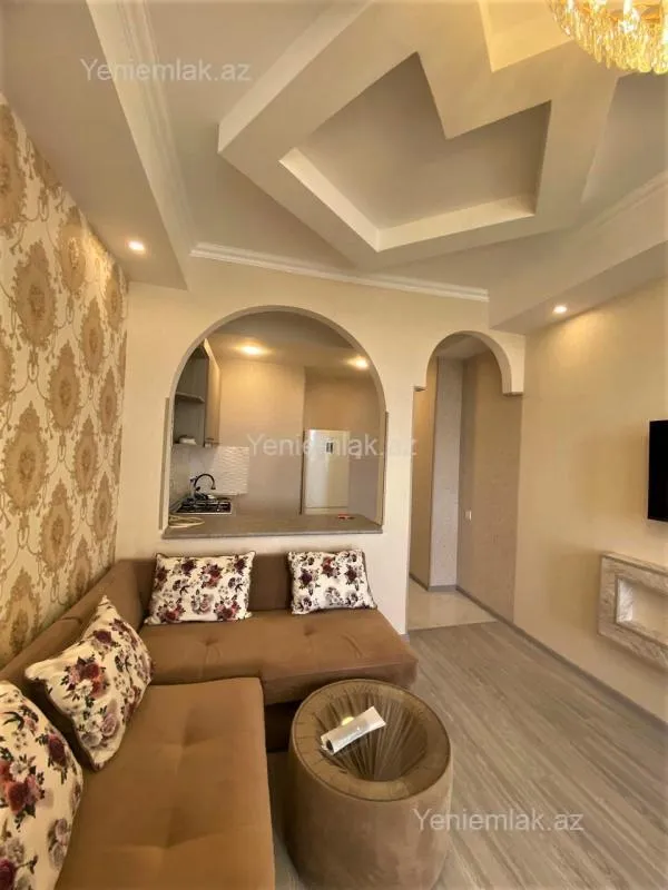 Satılır 3 otaqlı yeni tikili 82 m²