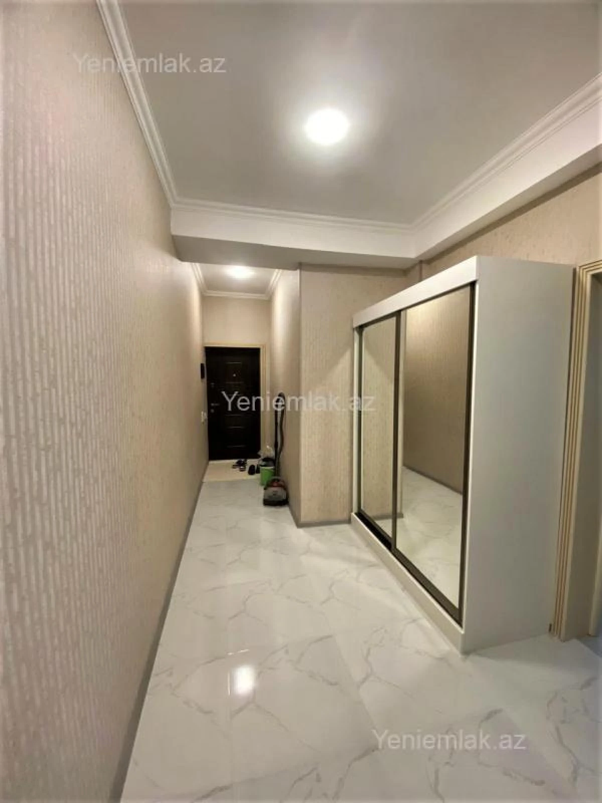 Satılır 3 otaqlı yeni tikili 82 m²