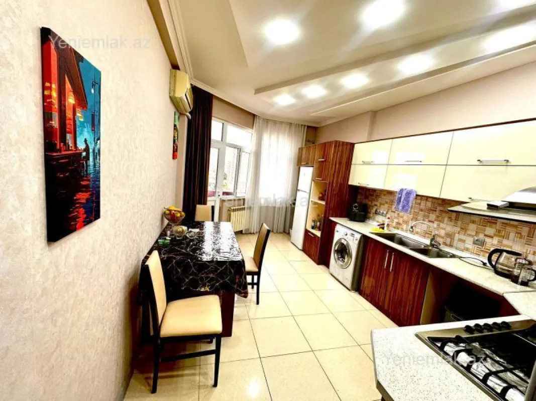 Satılır 3 otaqlı yeni tikili 145 m²
