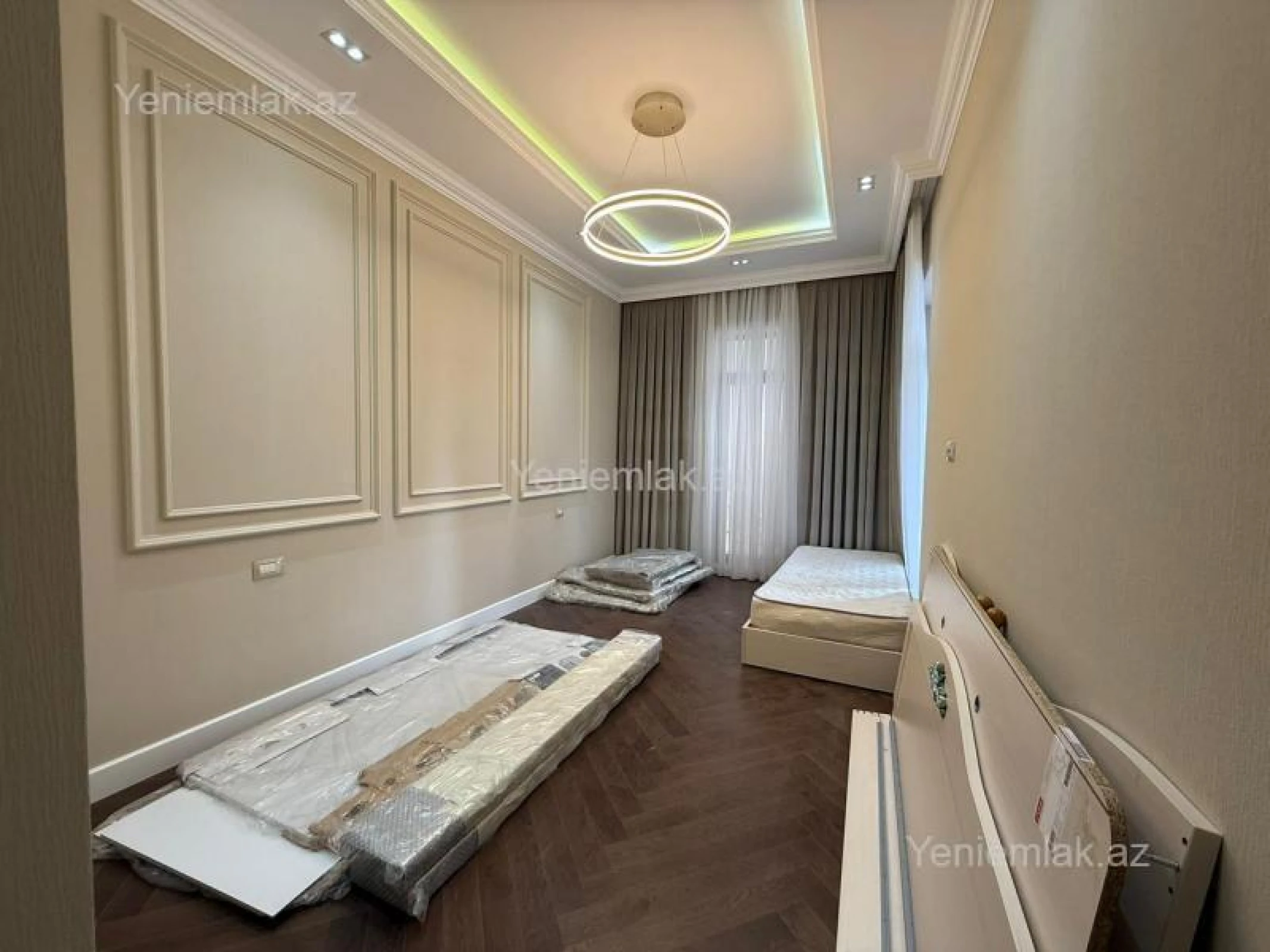 Satılır 4 otaqlı yeni tikili 235 m²