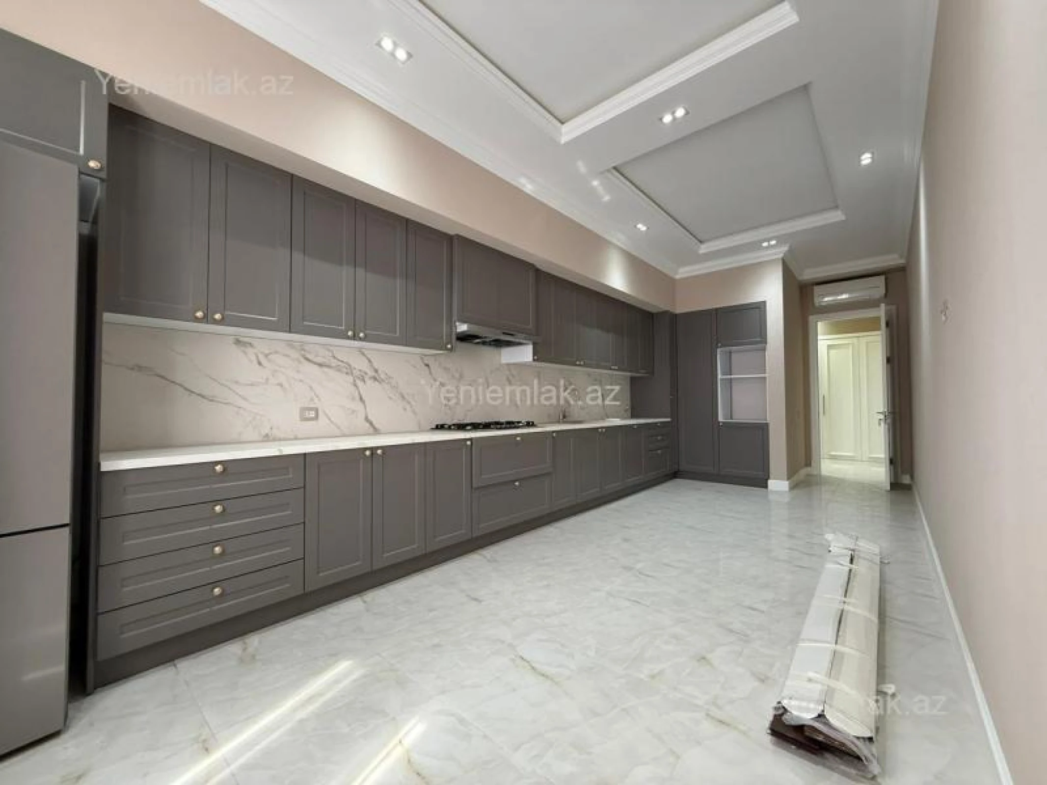 Satılır 4 otaqlı yeni tikili 235 m²