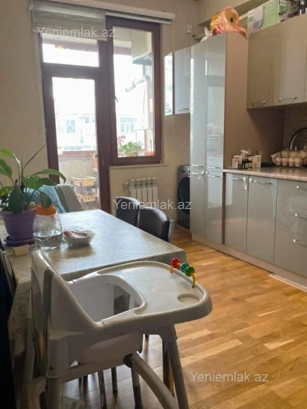 Satılır 3 otaqlı yeni tikili 110 m²