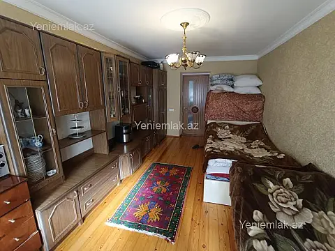 Satılır 3 otaqlı köhnə tikili 70 m²