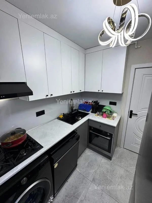 Satılır 3 otaqlı köhnə tikili 70 m²