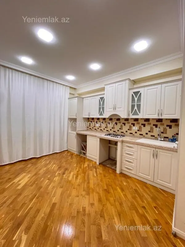 Satılır 3 otaqlı yeni tikili 100 m²