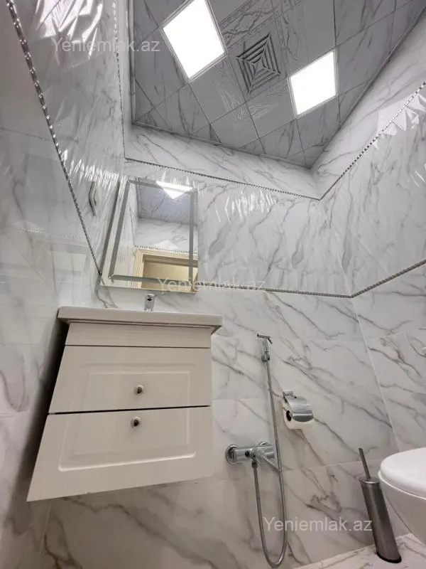 Satılır 3 otaqlı yeni tikili 100 m²