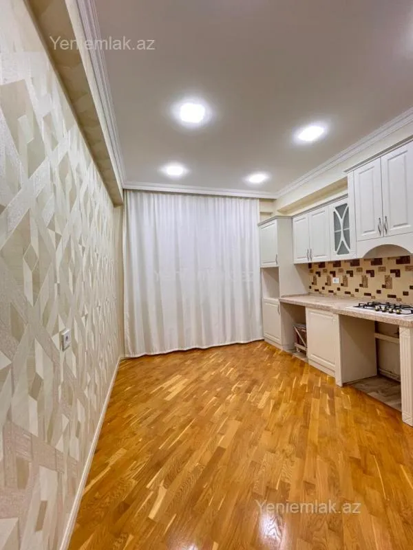 Satılır 3 otaqlı yeni tikili 100 m²