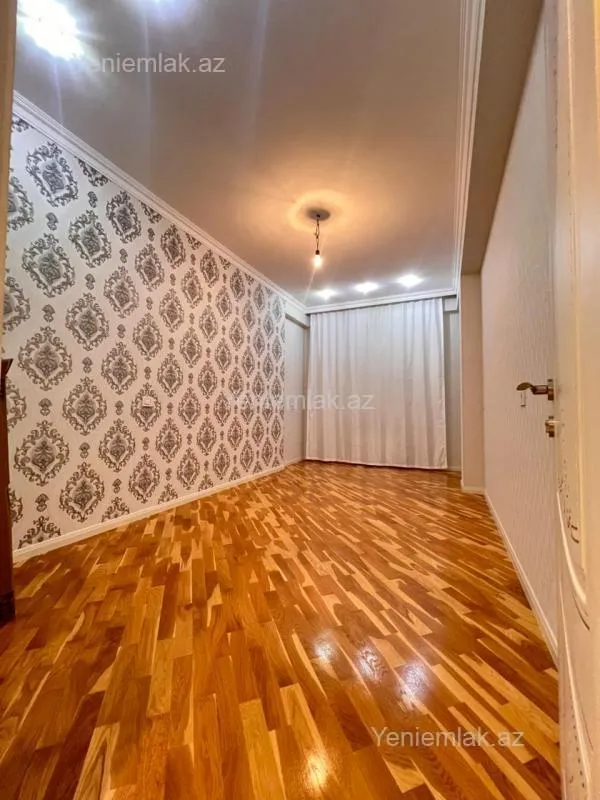 Satılır 3 otaqlı yeni tikili 100 m²