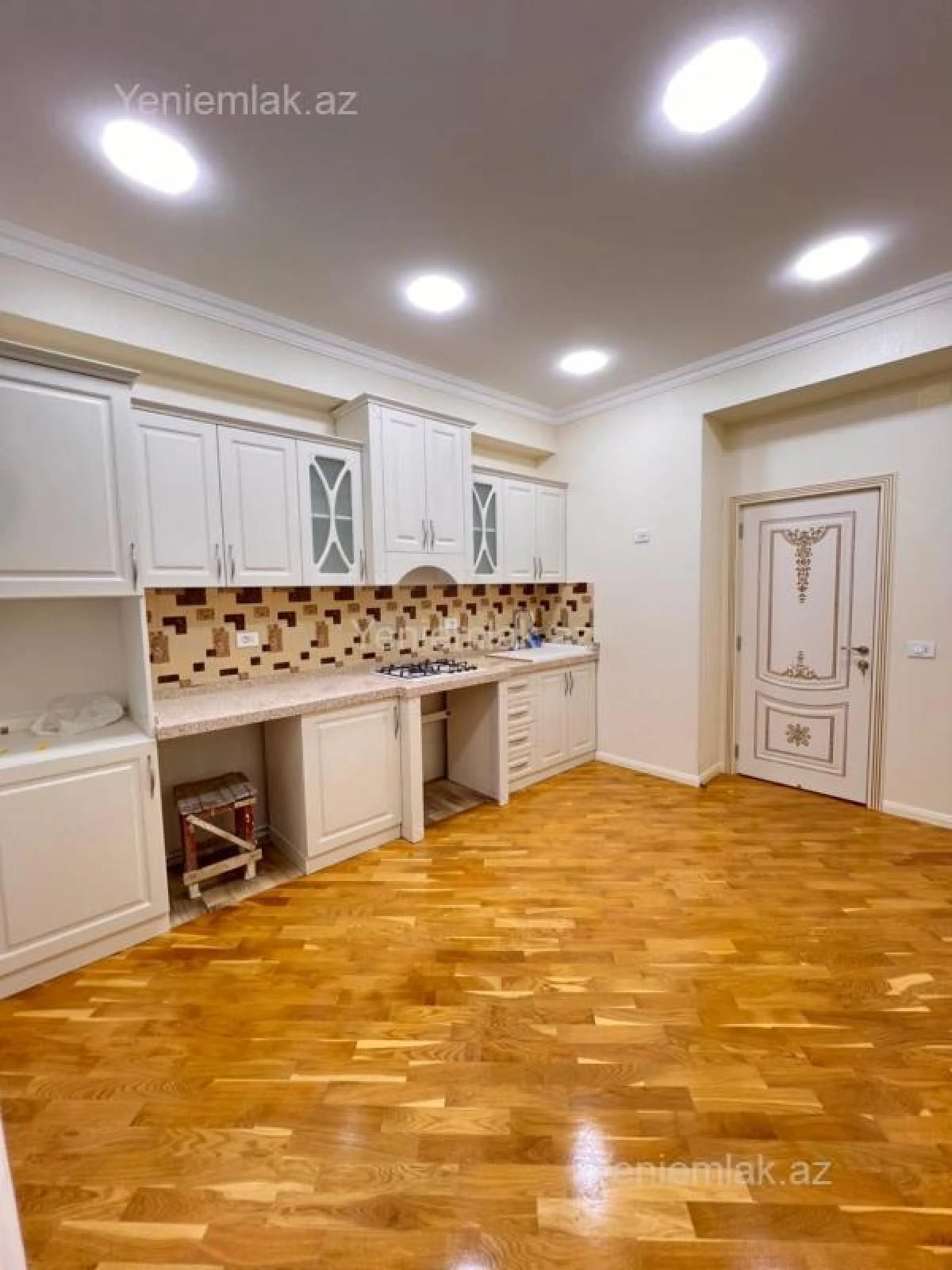 Satılır 3 otaqlı yeni tikili 100 m²