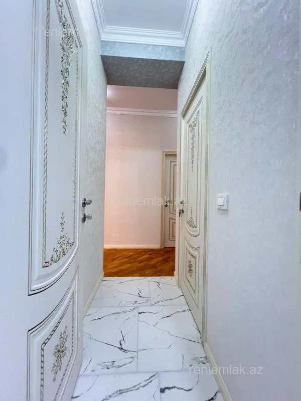 Satılır 3 otaqlı yeni tikili 100 m²