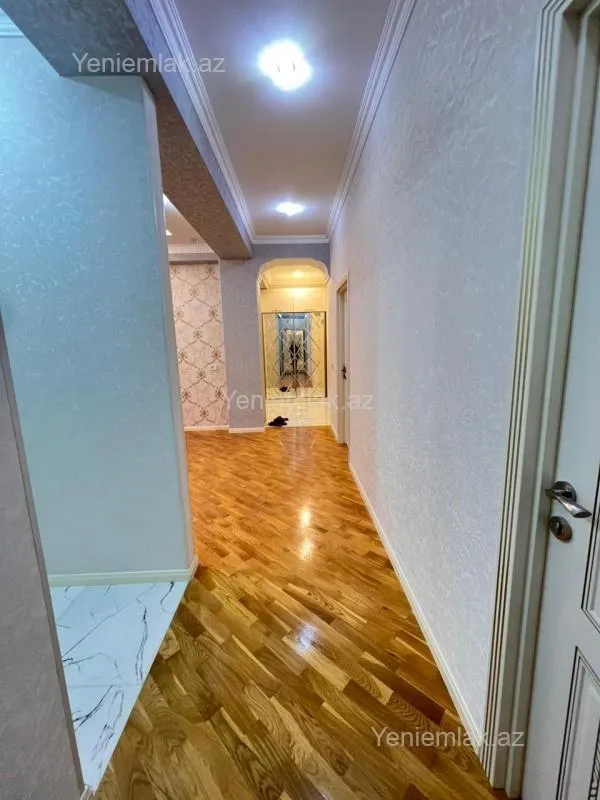 Satılır 3 otaqlı yeni tikili 100 m²