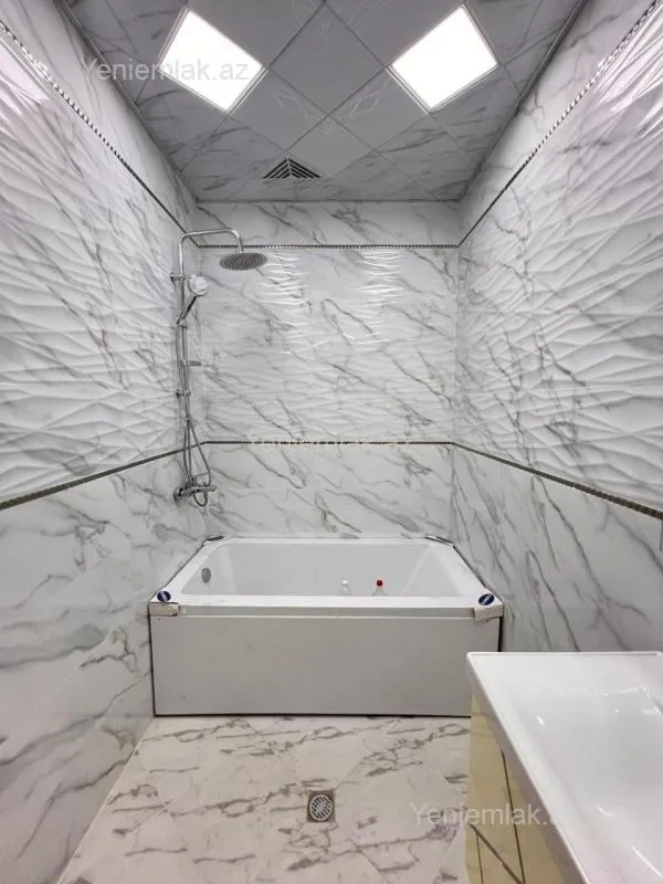 Satılır 3 otaqlı yeni tikili 100 m²