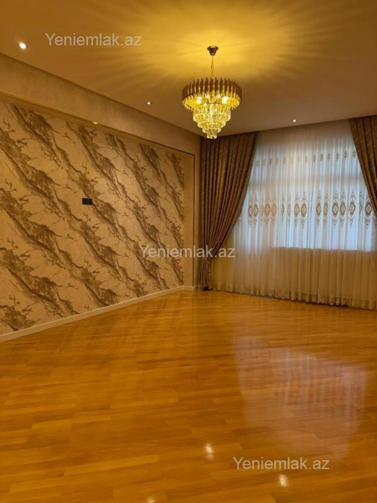 Satılır 3 otaqlı yeni tikili 135 m²