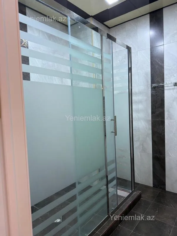 Satılır 3 otaqlı yeni tikili 135 m²