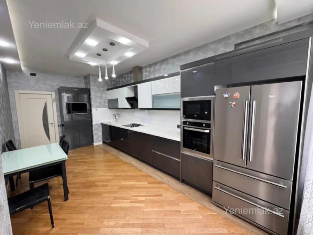 Satılır 4 otaqlı yeni tikili 218 m²