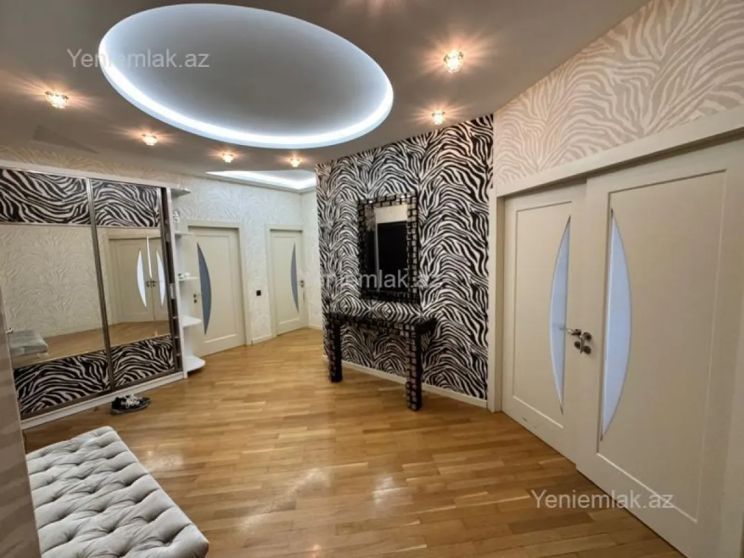 Satılır 4 otaqlı yeni tikili 218 m²