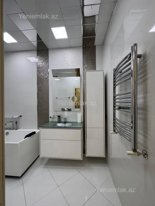 Satılır 4 otaqlı yeni tikili 218 m²