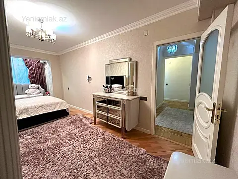 Satılır 2 otaqlı köhnə tikili 70 m²