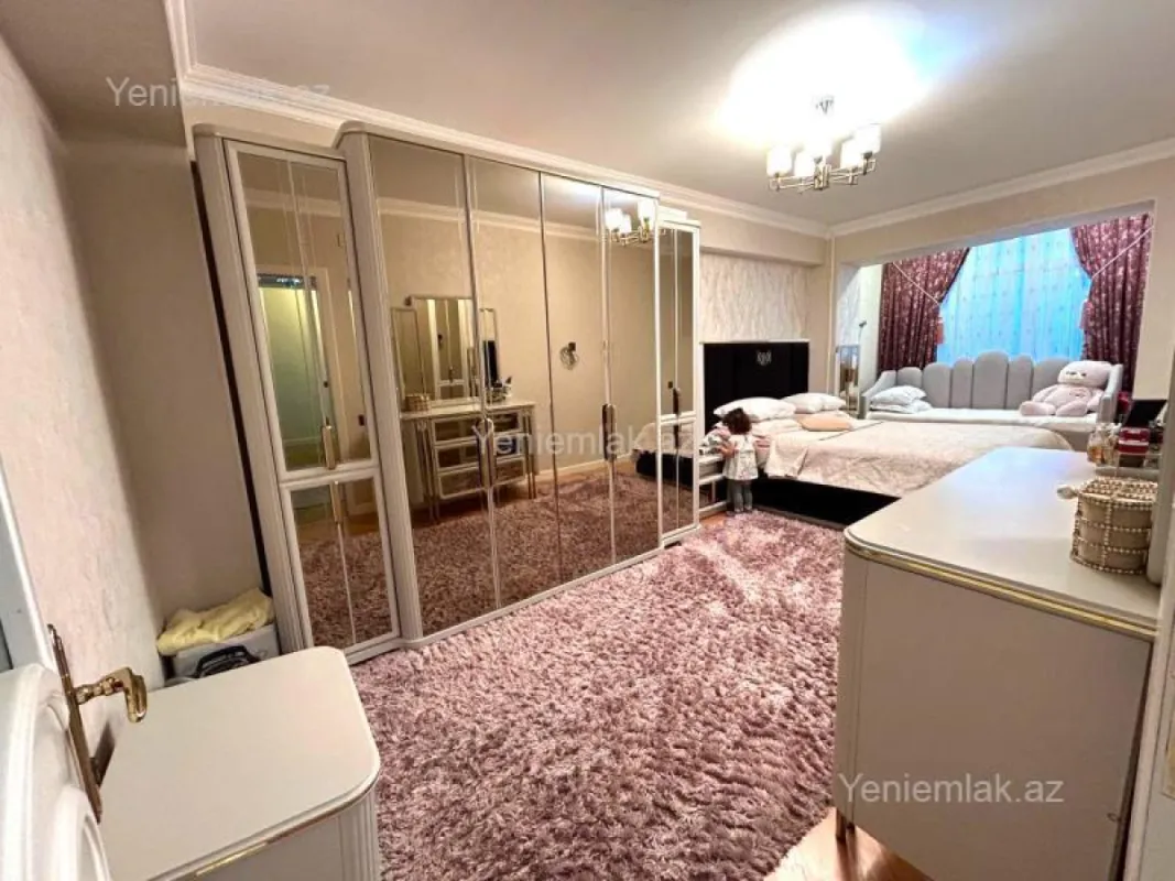 Satılır 2 otaqlı köhnə tikili 70 m²