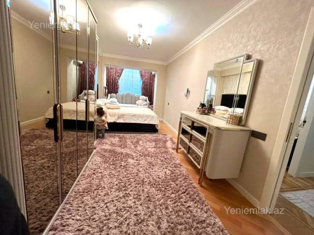 Satılır 2 otaqlı köhnə tikili 70 m²