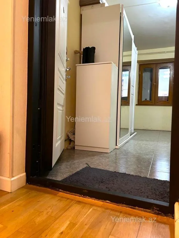 Satılır 2 otaqlı köhnə tikili 70 m²