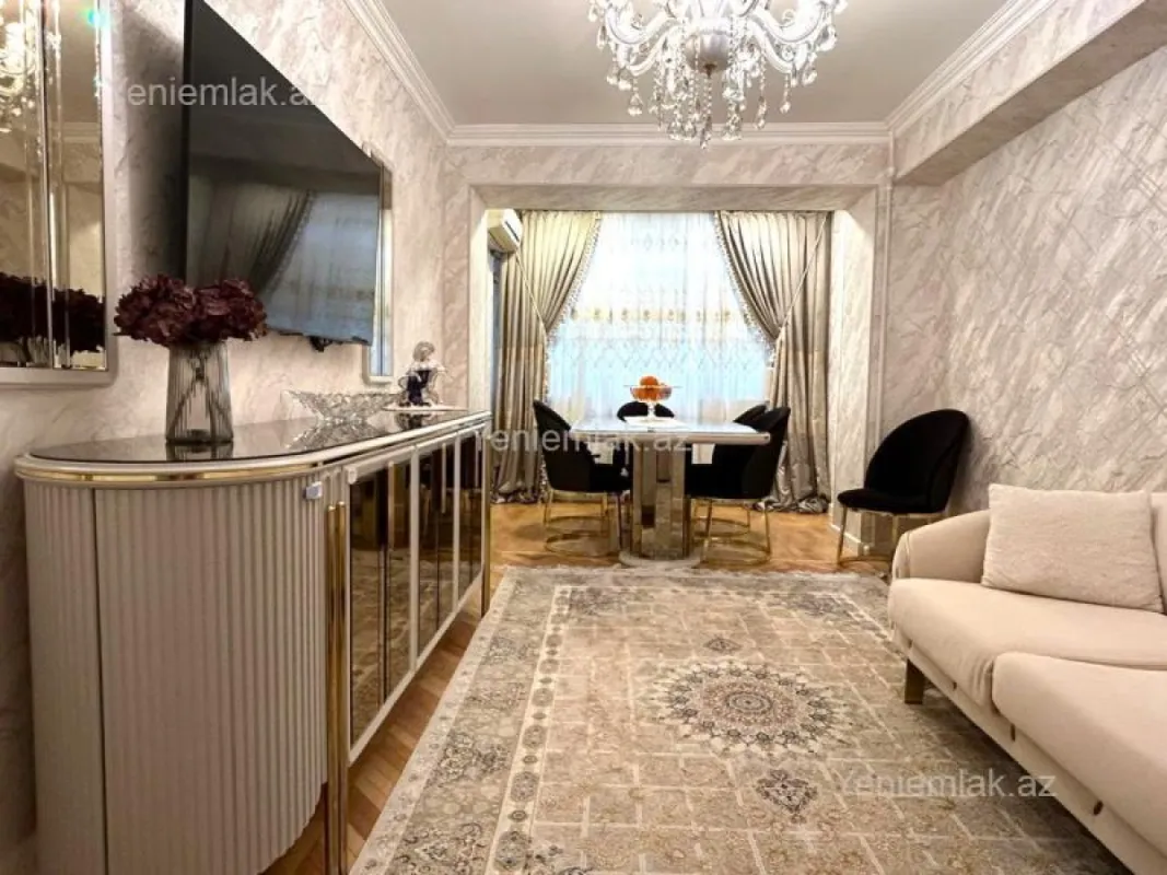 Satılır 2 otaqlı köhnə tikili 70 m²